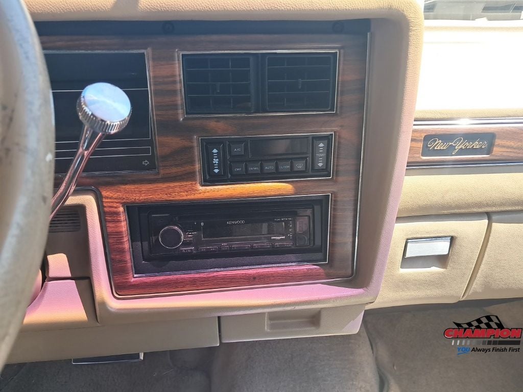 1989 Chrysler New Yorker/Landau Salon