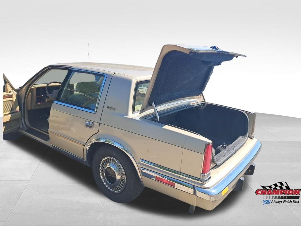 1989 Chrysler New Yorker/Landau Salon