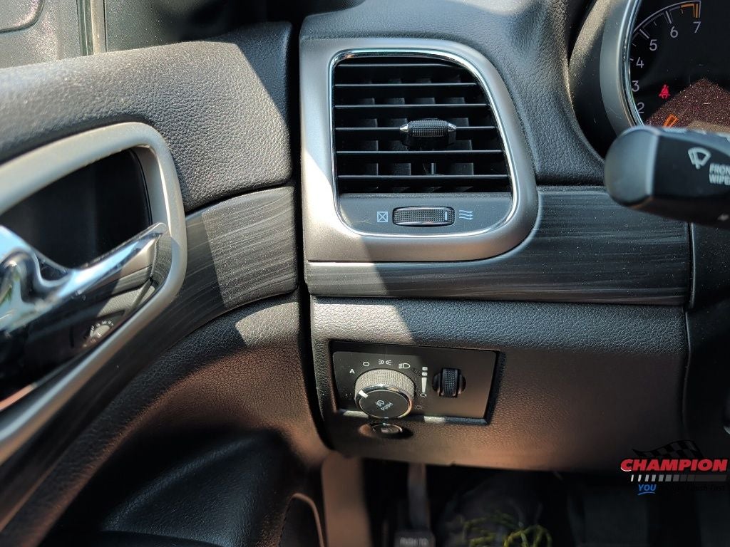 2019 Jeep Grand Cherokee Laredo E 4x4
