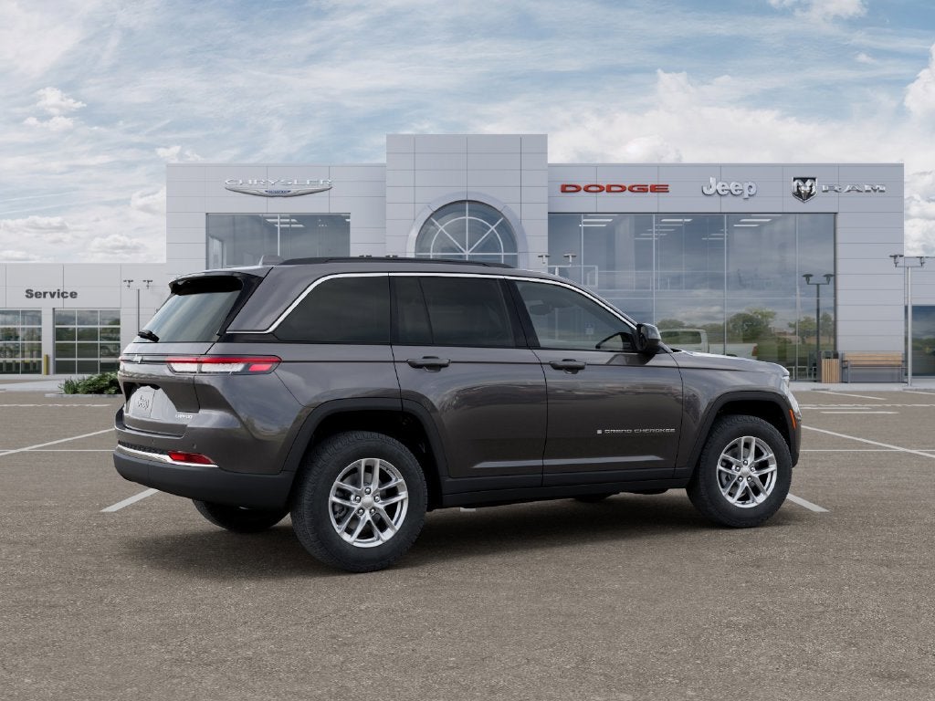 2026 Jeep Grand Cherokee GRAND CHEROKEE LAREDO X 4X4