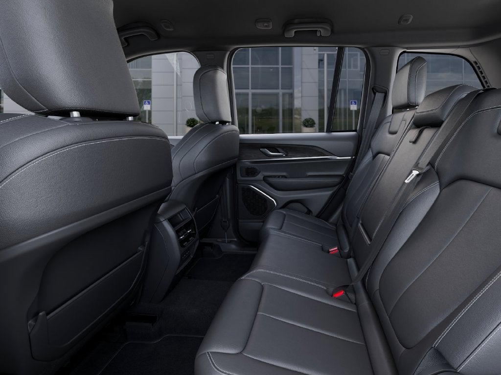2027 Jeep Grand Cherokee GRAND CHEROKEE LIMITED 4X4