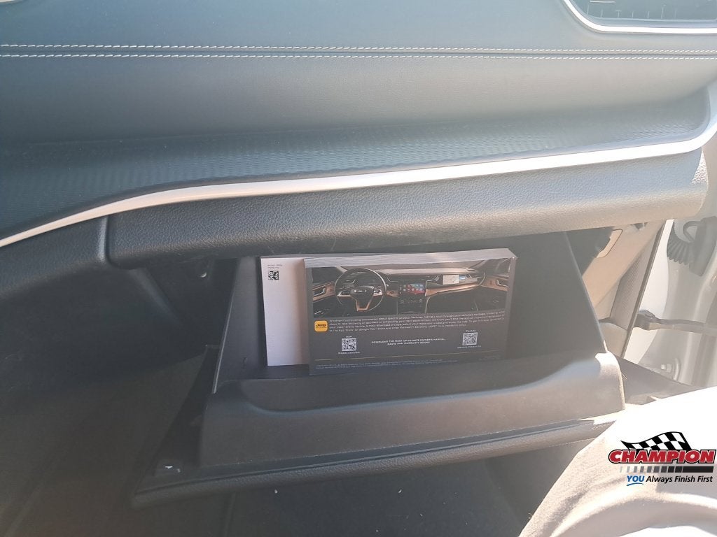 2023 Jeep Grand Cherokee L Altitude 4x4