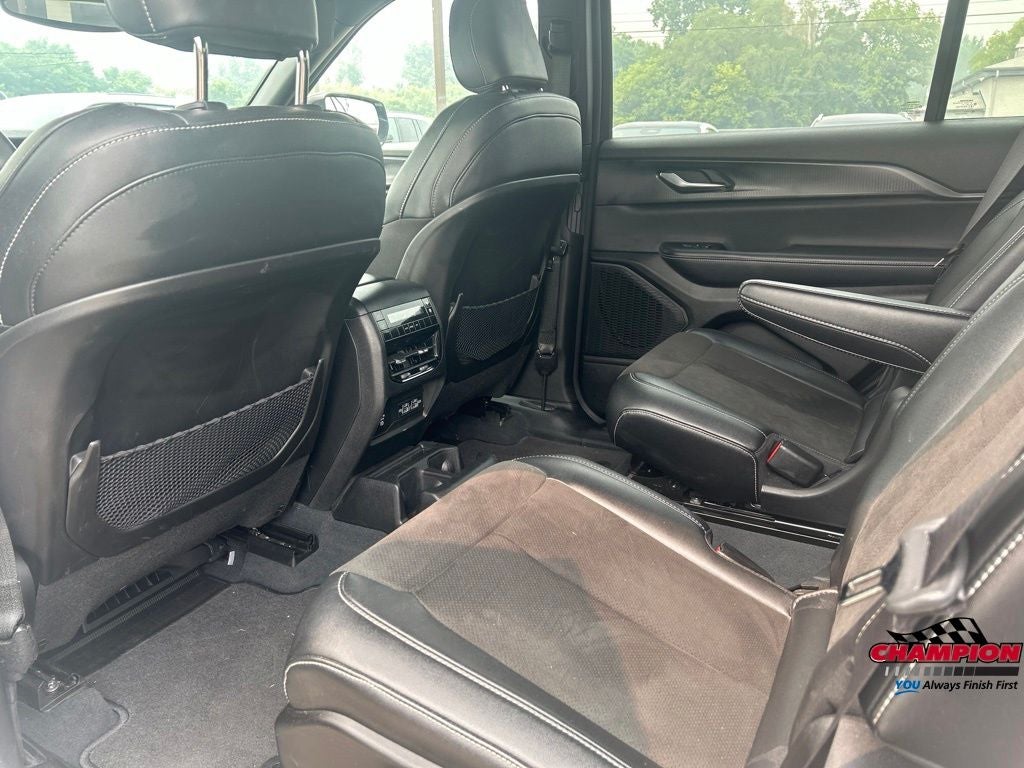 2023 Jeep Grand Cherokee L Altitude 4x4