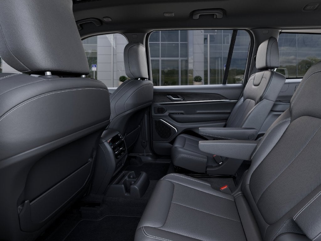 2027 Jeep Grand Cherokee GRAND CHEROKEE L LIMITED RESERVE 4X4