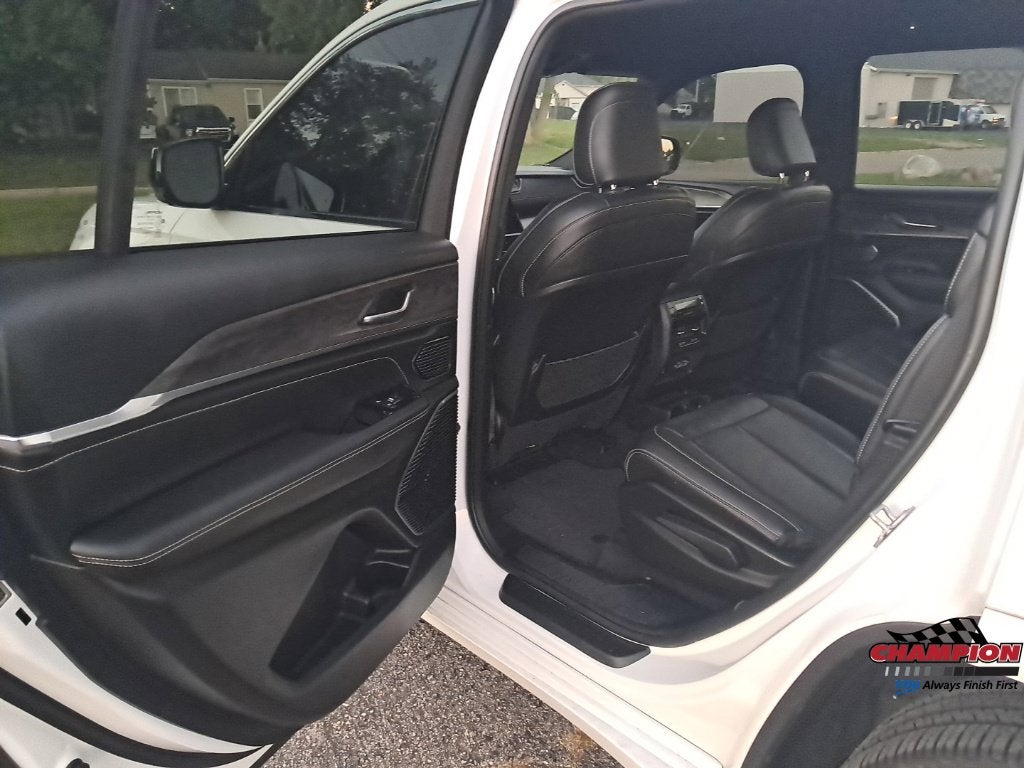 2023 Jeep Grand Cherokee L Overland 4x4