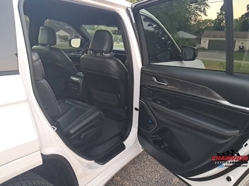 2023 Jeep Grand Cherokee L Overland 4x4