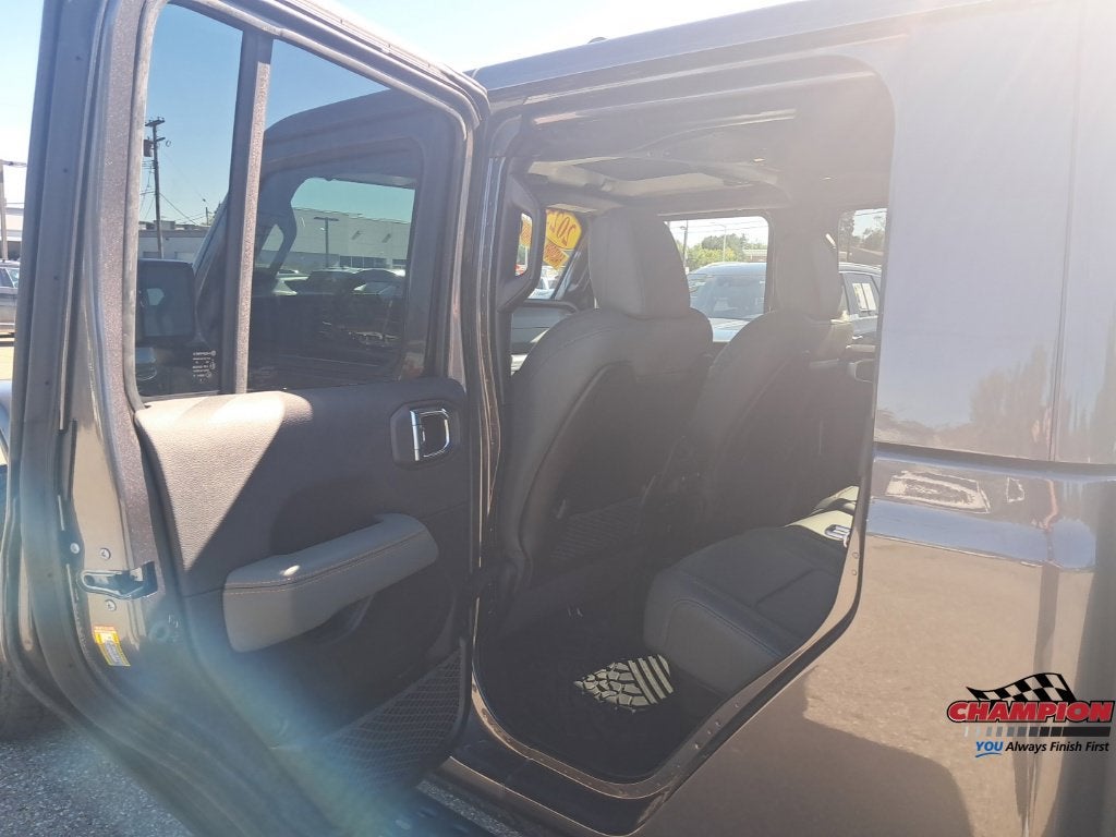 2025 Jeep Gladiator Mojave X