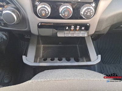 2025 RAM 1500 Big Horn Crew Cab 4x4 5'7' Box