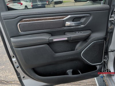 2019 RAM 1500 Laramie Crew Cab 4x4 5'7' Box