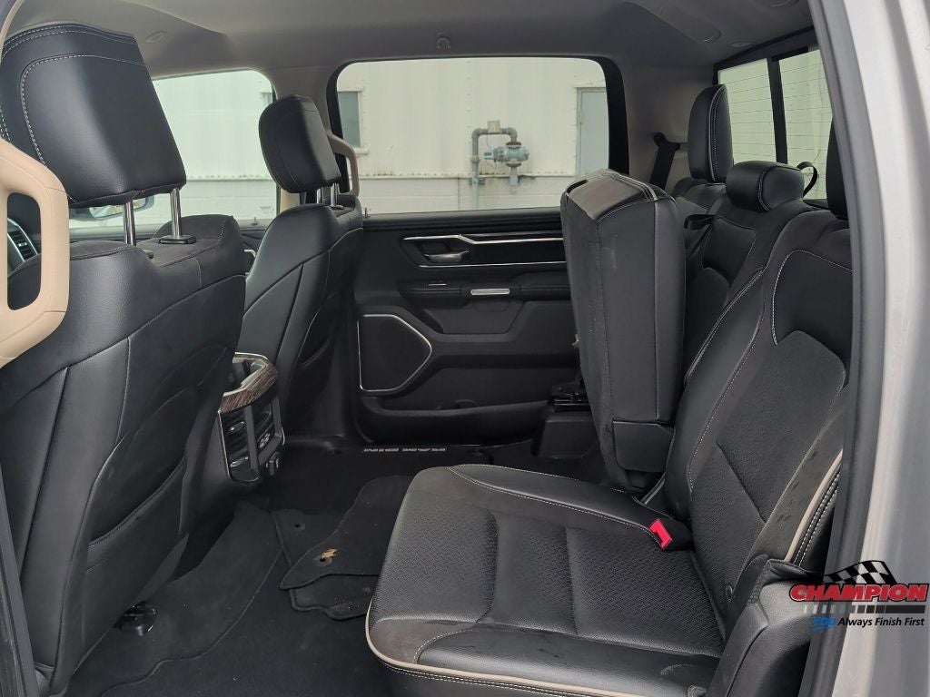 2019 RAM 1500 Laramie Crew Cab 4x4 5'7' Box