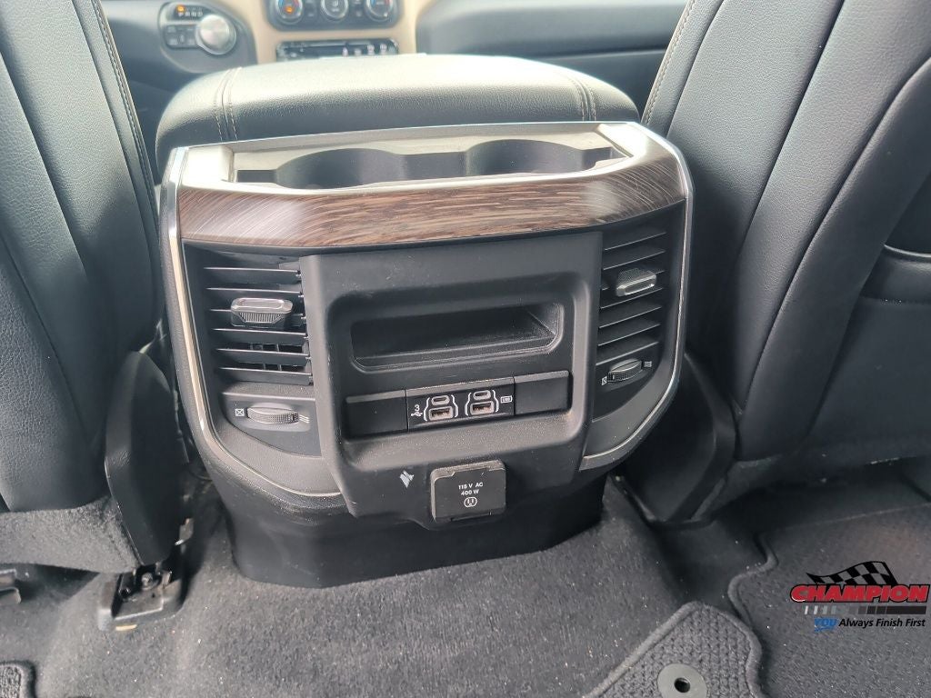 2019 RAM 1500 Laramie Crew Cab 4x4 5'7' Box