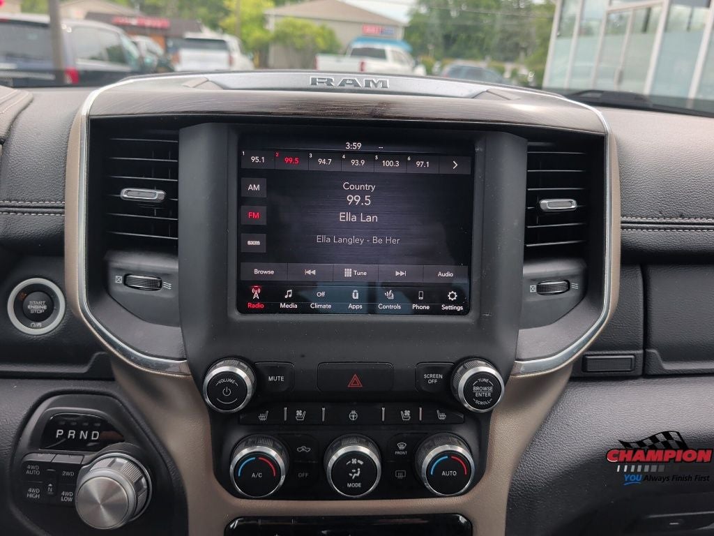 2019 RAM 1500 Laramie Crew Cab 4x4 5'7' Box