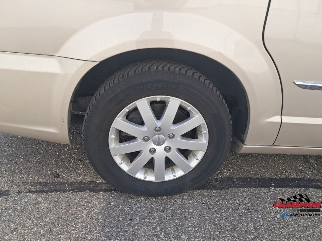 2013 Chrysler Town & Country Touring