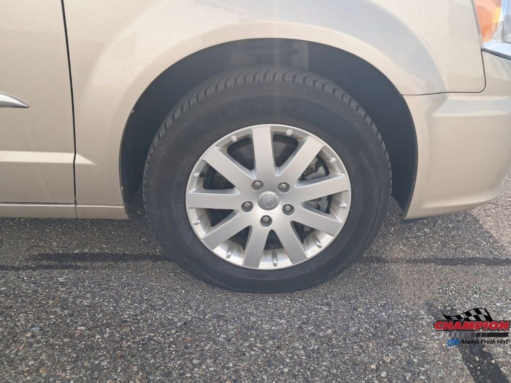 2013 Chrysler Town & Country Touring