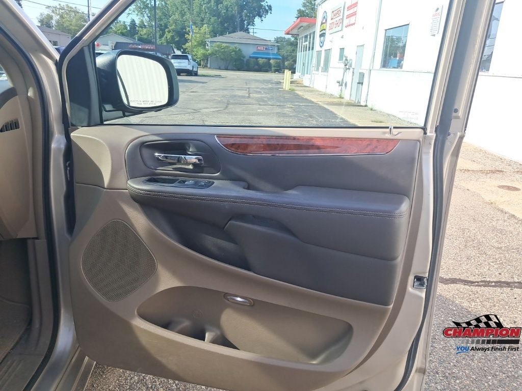 2013 Chrysler Town & Country Touring