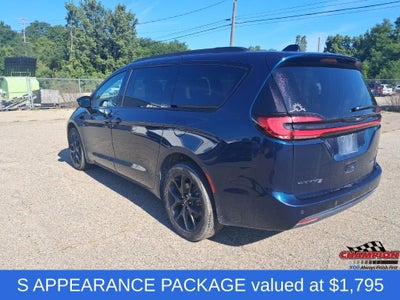 2023 Chrysler Pacifica Limited AWD