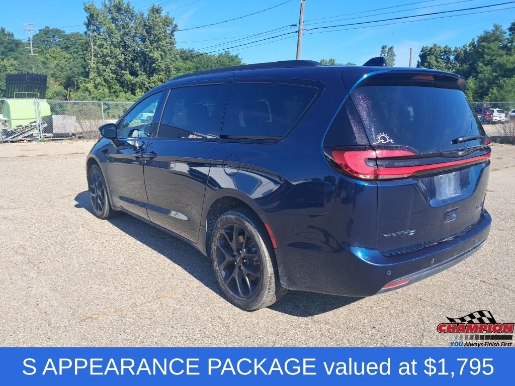 2023 Chrysler Pacifica Limited AWD