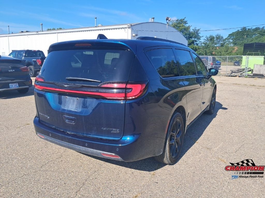 2023 Chrysler Pacifica Limited AWD