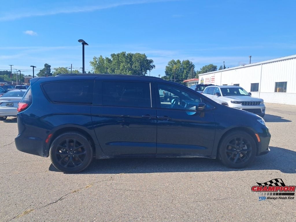 2023 Chrysler Pacifica Limited AWD