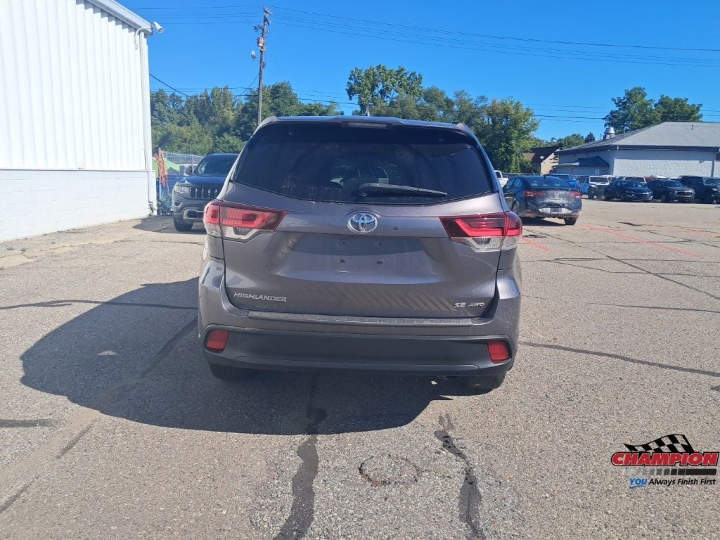 2019 Toyota Highlander SE