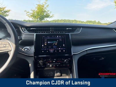 2024 Jeep Grand Cherokee L Laredo 4x4