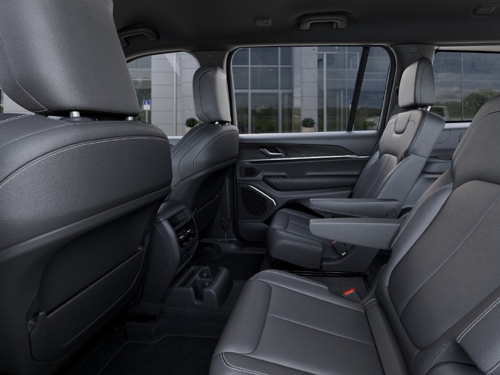 2027 Jeep Grand Cherokee GRAND CHEROKEE L LIMITED 4X4