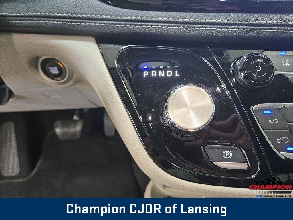 2023 Chrysler Pacifica Hybrid Touring L
