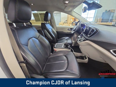 2023 Chrysler Pacifica Hybrid Touring L