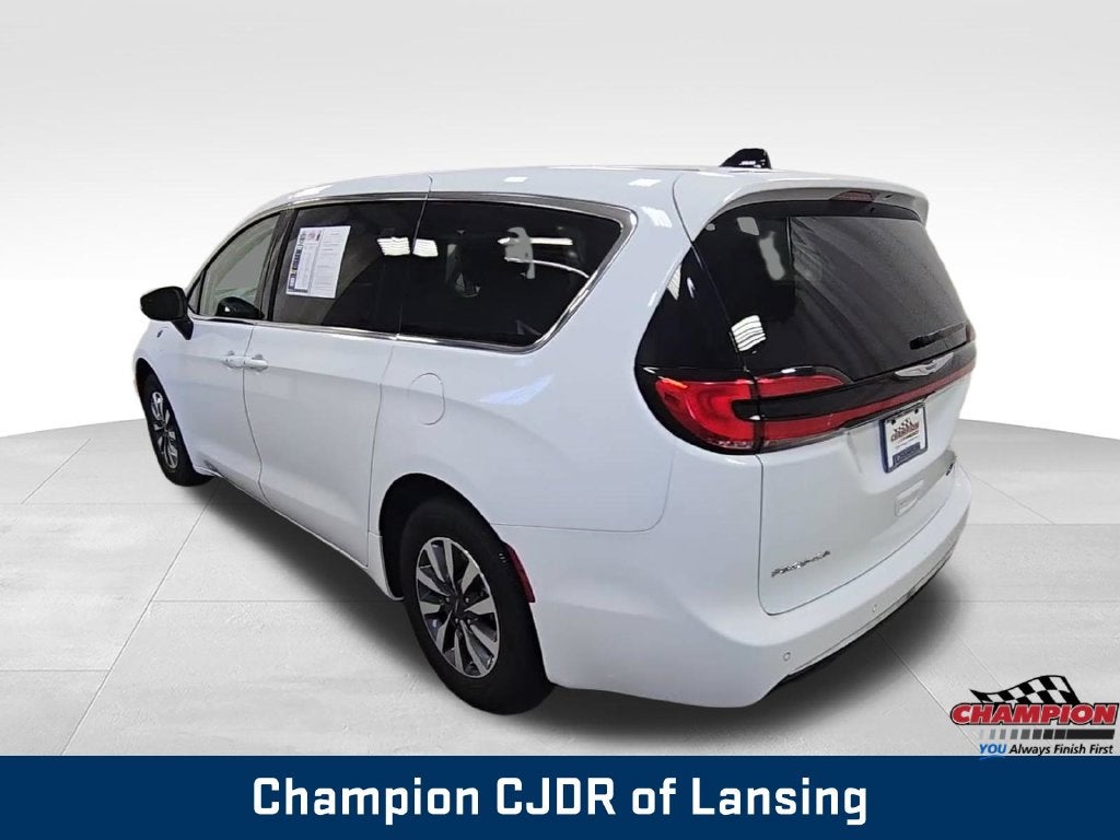 2023 Chrysler Pacifica Hybrid Touring L