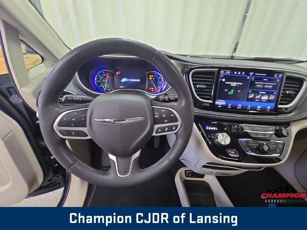 2023 Chrysler Pacifica Hybrid Touring L