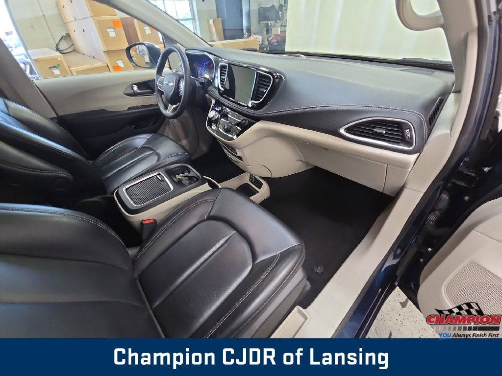 2023 Chrysler Pacifica Hybrid Touring L