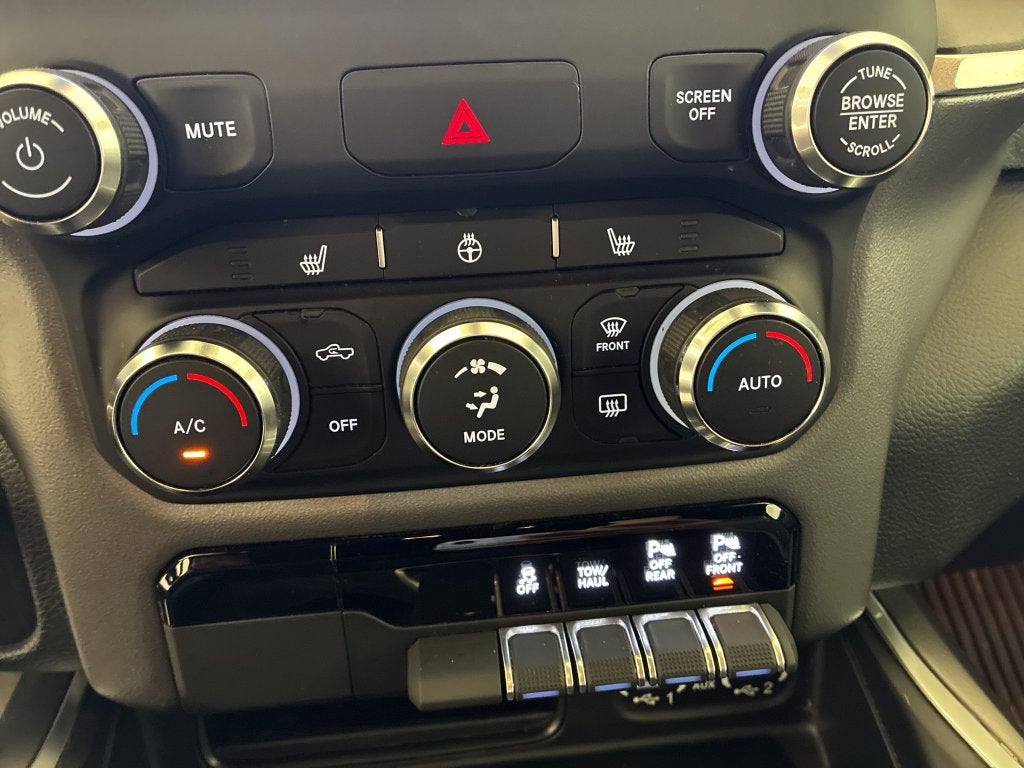 2022 RAM 1500 Big Horn Crew Cab 4x4 5'7' Box