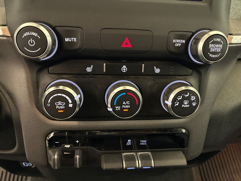 2023 RAM 1500 Big Horn Crew Cab 4x4 5'7' Box