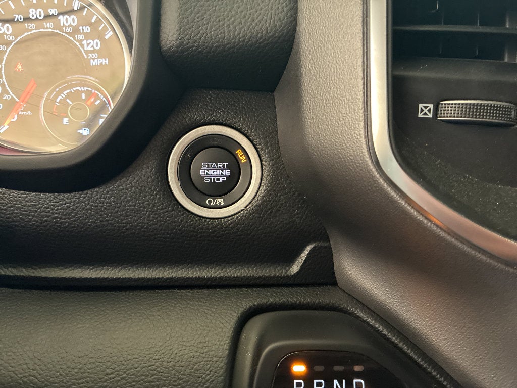 2024 RAM 1500 Big Horn Crew Cab 4x4 5'7' Box