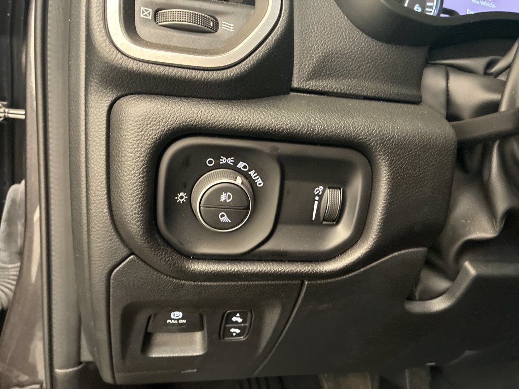 2024 RAM 1500 Big Horn Crew Cab 4x4 5'7' Box