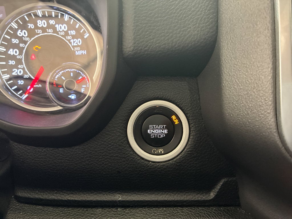 2022 RAM 1500 Big Horn Crew Cab 4x4 5'7' Box