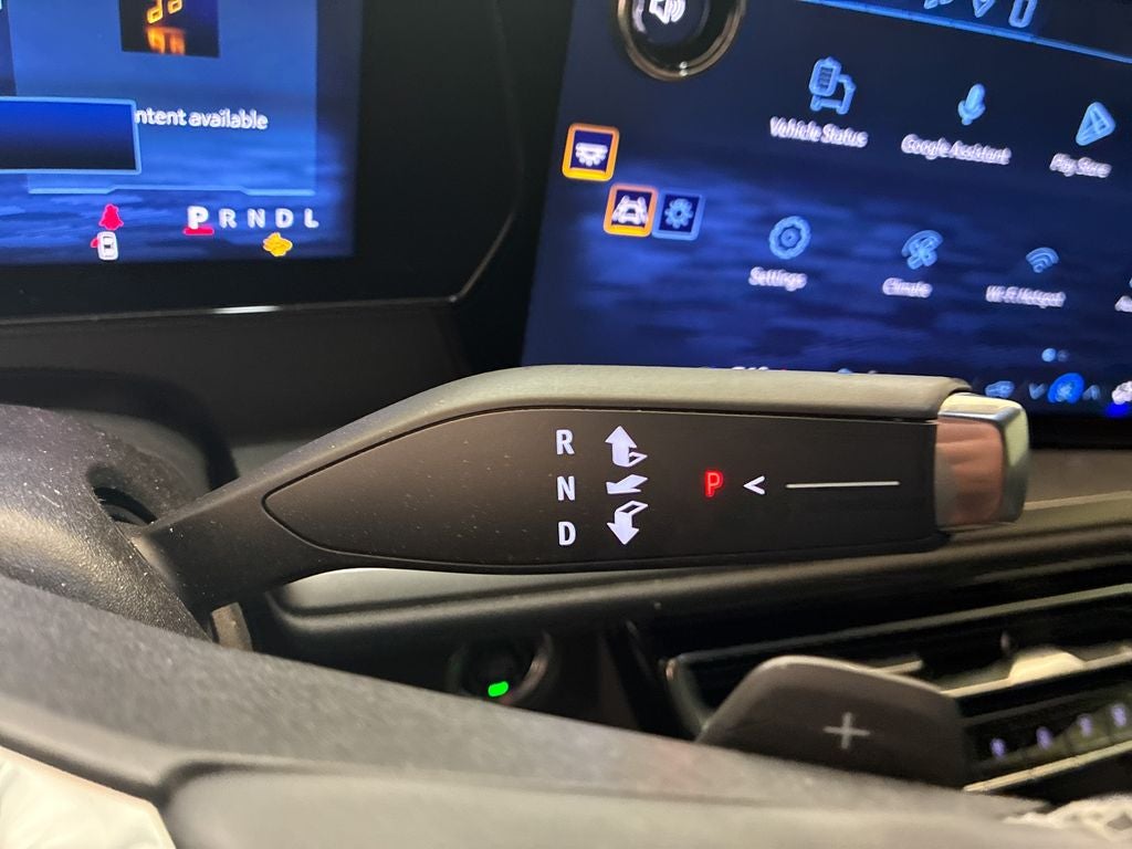 2024 Chevrolet Traverse FWD LT