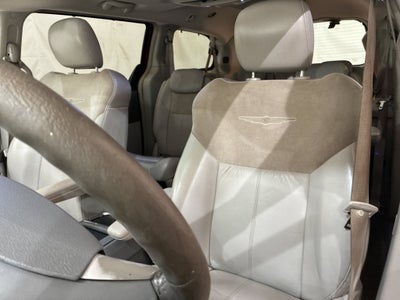 2010 Chrysler Town & Country Limited