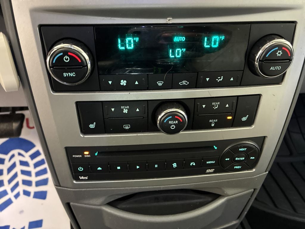 2010 Chrysler Town & Country Limited