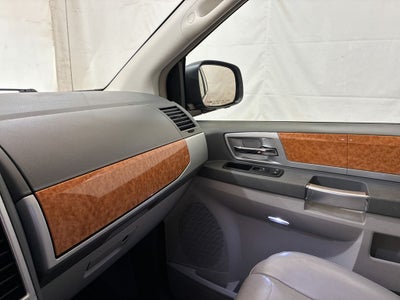 2010 Chrysler Town & Country Limited