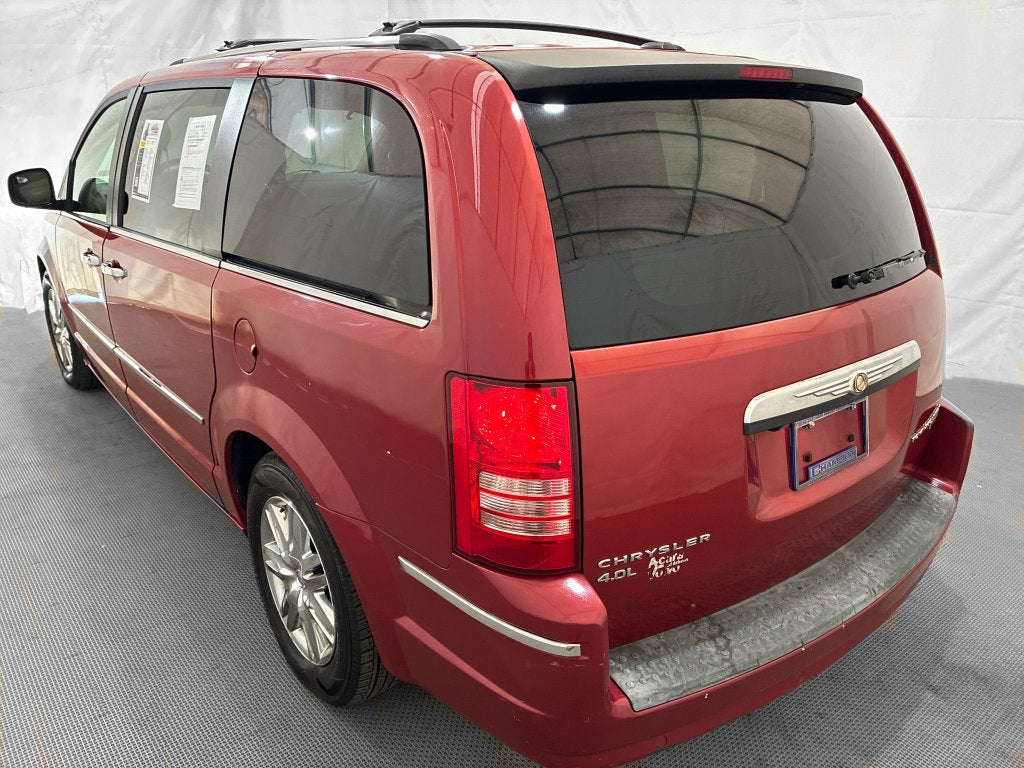 2010 Chrysler Town & Country Limited