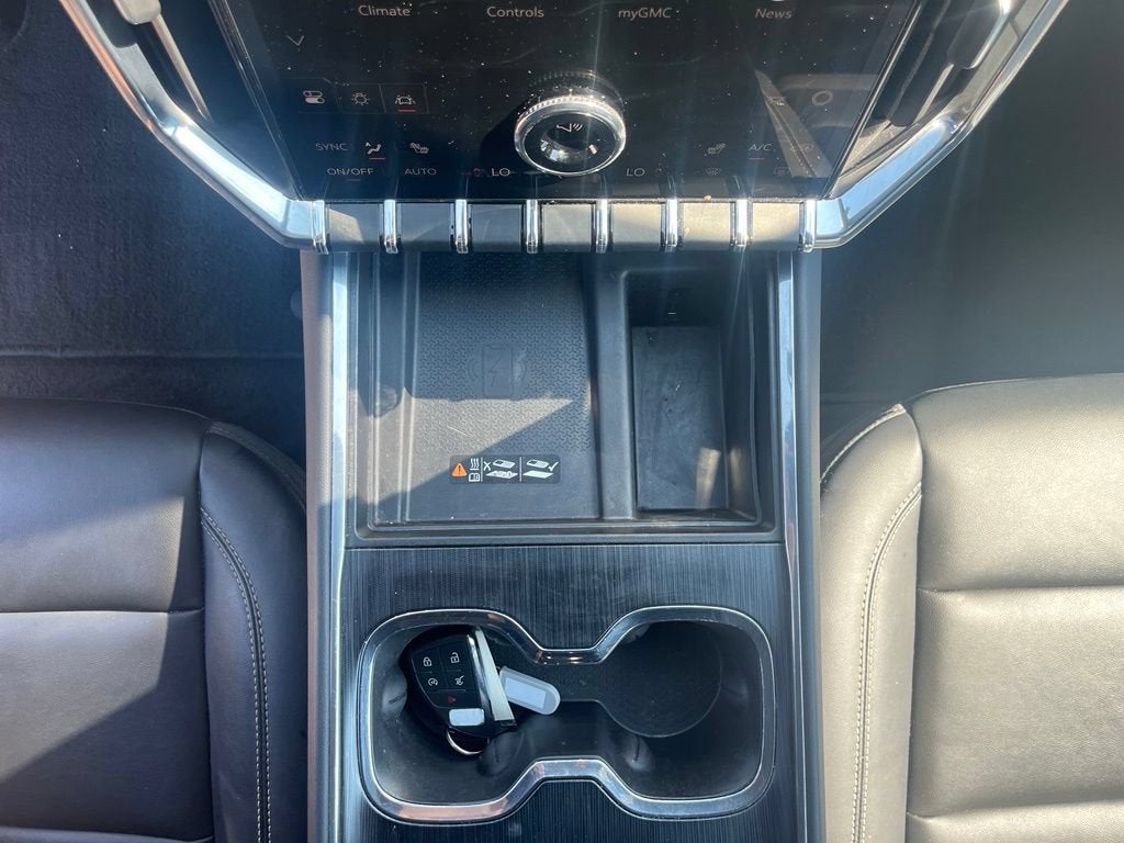 2024 GMC Acadia Elevation