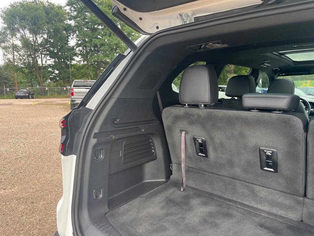 2024 GMC Acadia AT4