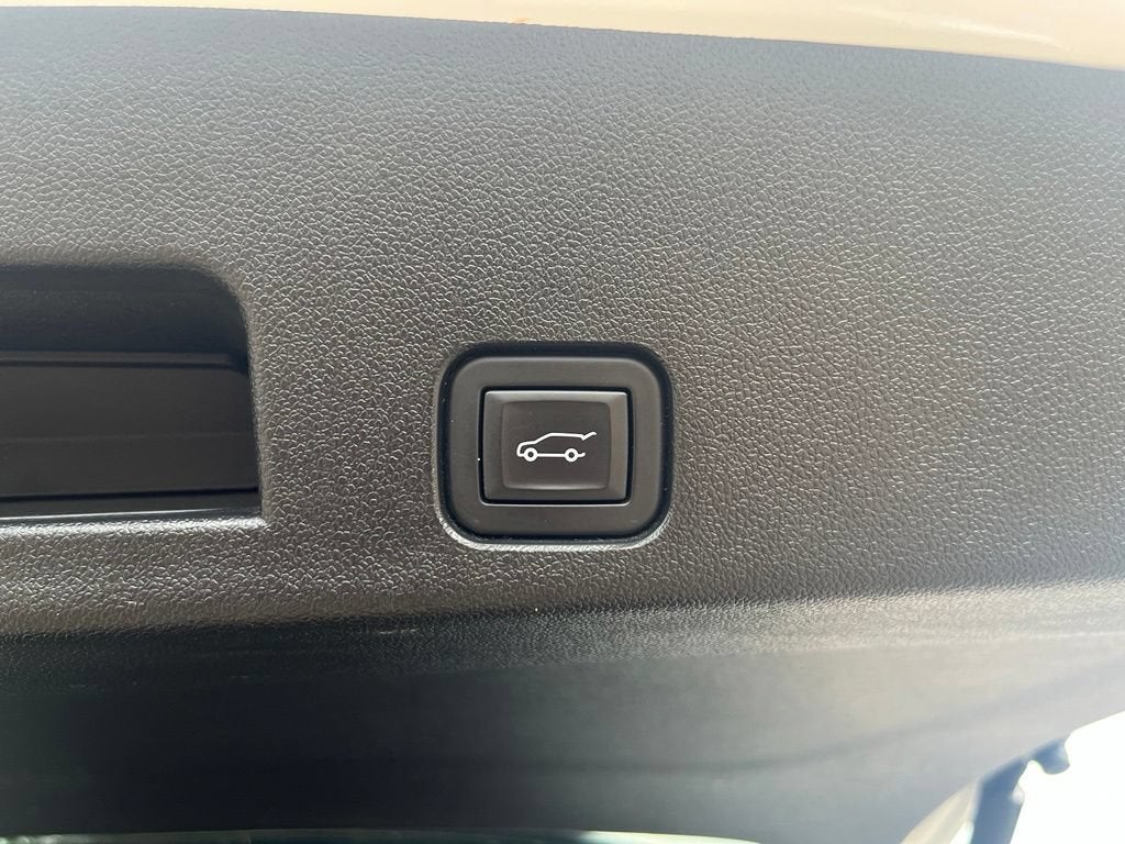 2024 GMC Acadia AT4