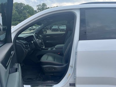 2024 GMC Acadia AT4