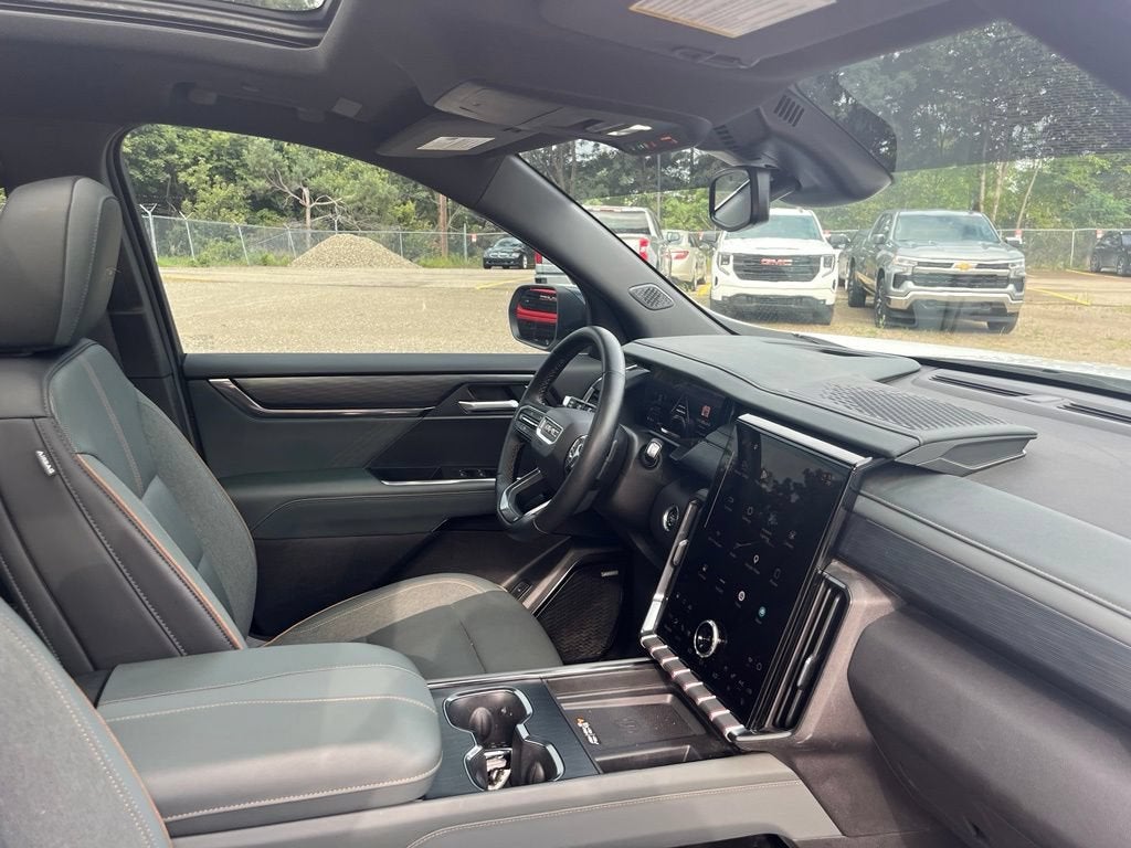 2024 GMC Acadia AT4