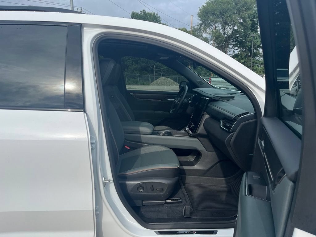 2024 GMC Acadia AT4