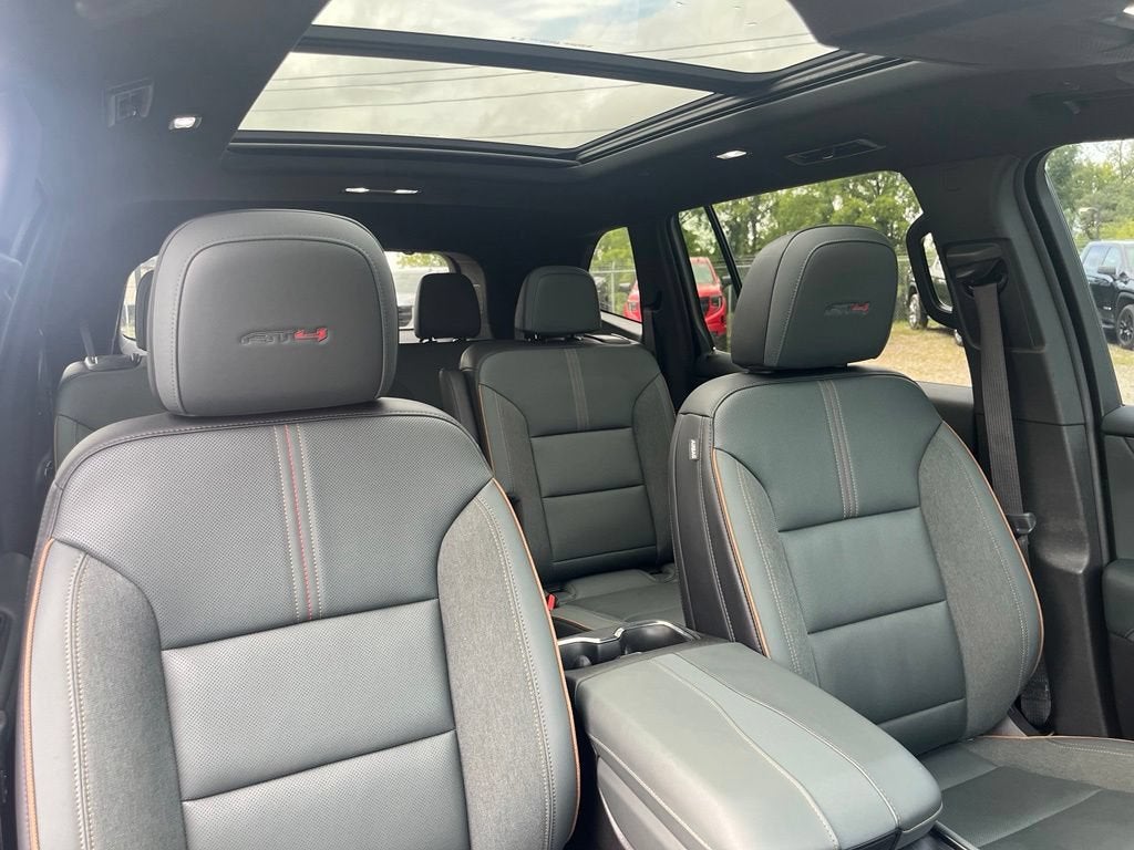 2024 GMC Acadia AT4