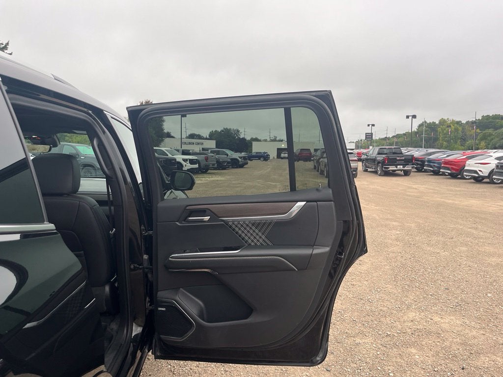 2024 GMC Acadia Denali