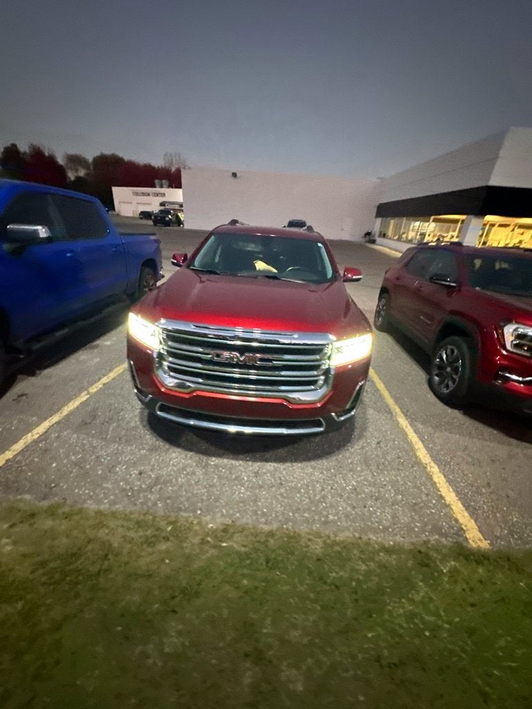 2023 GMC Acadia SLT